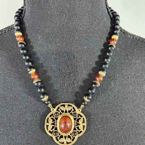 Vintage Western jewelry 1928 Beaded Pendant Necklace - Picture 6 of 7